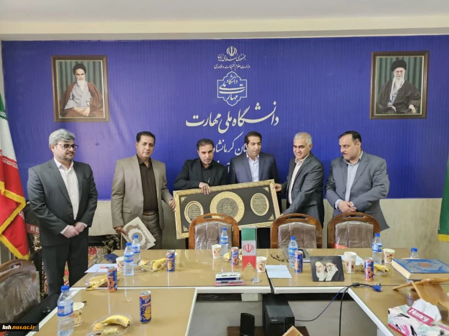 برگزاری مراسم تکریم و معارفه رئیس آموزشکده پسران اسلام آبادغرب 19