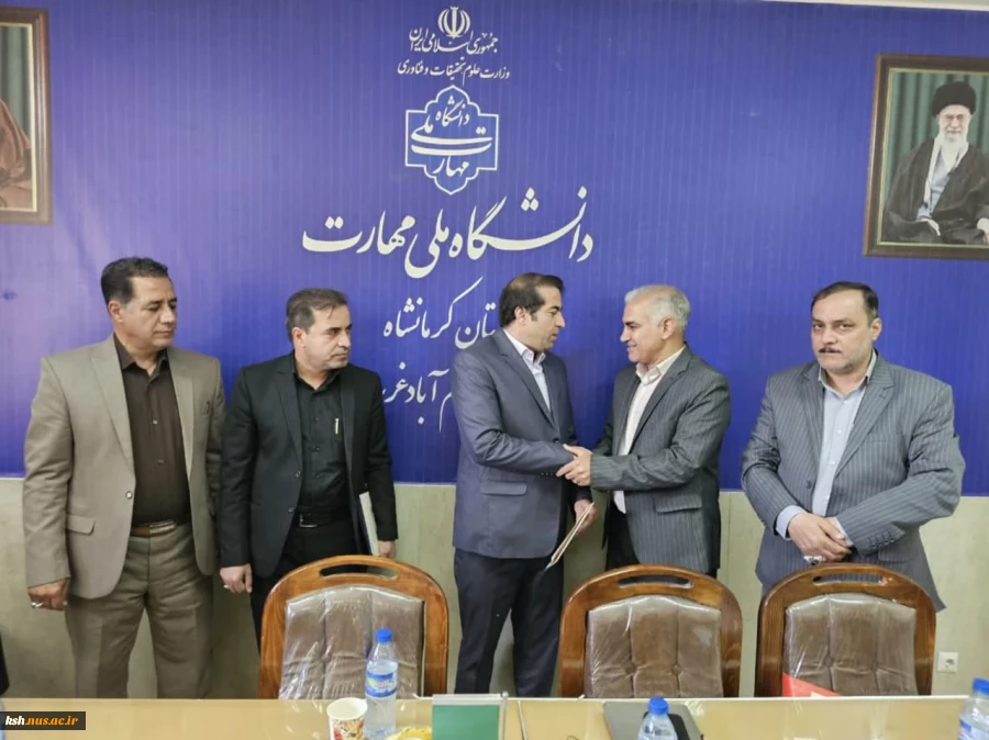 برگزاری مراسم تکریم و معارفه رئیس آموزشکده پسران اسلام آبادغرب 21