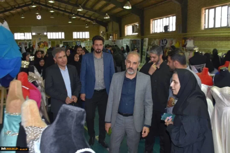 روز دوم نمایشگاه دستاوردهای آموزشی و پژوهشی دانشجویان دانشگاه ملی مهارت استان کرمانشاه با حضور مسئولان ارشد استان 17