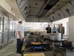 بازدید دکتر ابراهیمی رئیس دانشگاه ملی مهارت استان کرمانشاه از خوابگاه و سلف سرویس آموزشکده اسلام آباد غرب 2